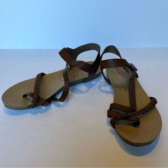Blowfish Malibu Women's Brown Strappy Thong Flat Sandals Size 9 1/2 - Picture 1 of 8